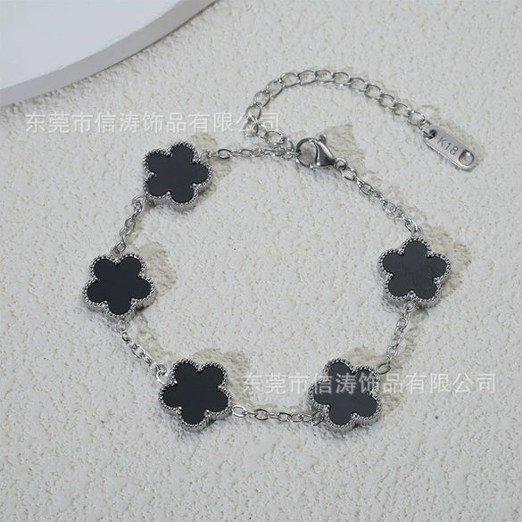 Wholesale Women's Simple Flowers Pattern Electroplated Titanium Steel Clover Bracelet