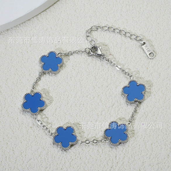 Wholesale Women's Simple Flowers Pattern Electroplated Titanium Steel Clover Bracelet