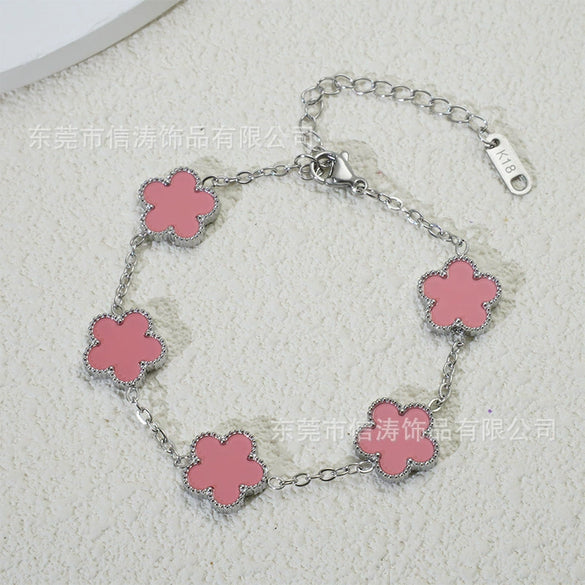 Wholesale Women's Simple Flowers Pattern Electroplated Titanium Steel Clover Bracelet