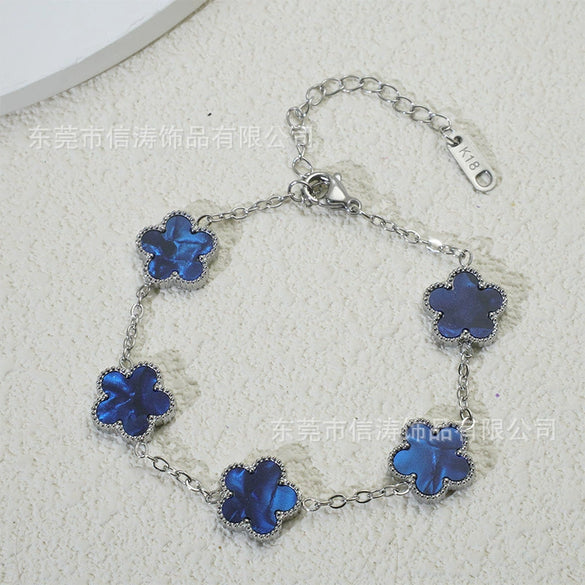 Wholesale Women's Simple Flowers Pattern Electroplated Titanium Steel Clover Bracelet