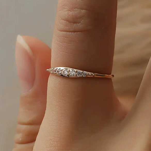 Wholesale Women's Simple Geometric Copper Ring Inlaid With Zircon