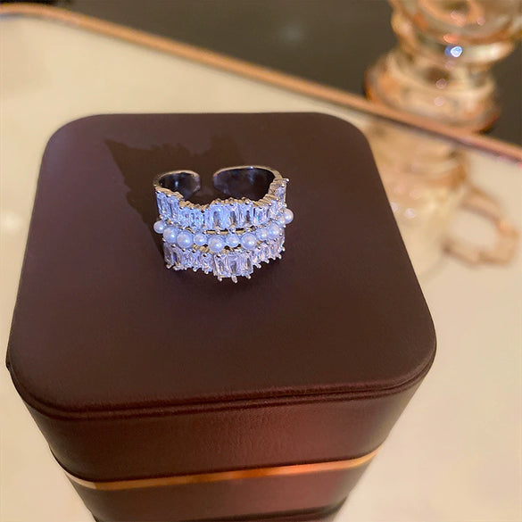 Wholesale Women's Simple Geometric Inlaid Zircon Copper Ring