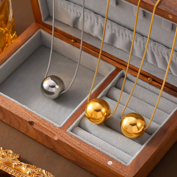 Wholesale Women's Simple Geometric Round Bead Pendant 18K Gold Plated Titanium Steel Necklace Hand Polished