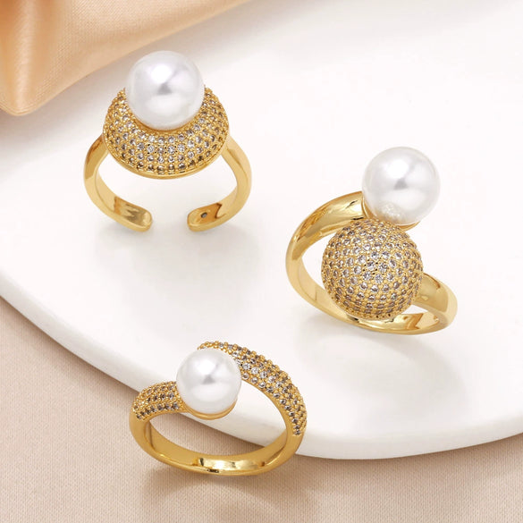 Wholesale Women's Simple Geometric Round Pearl Ring Copper Electroplated With Zircon