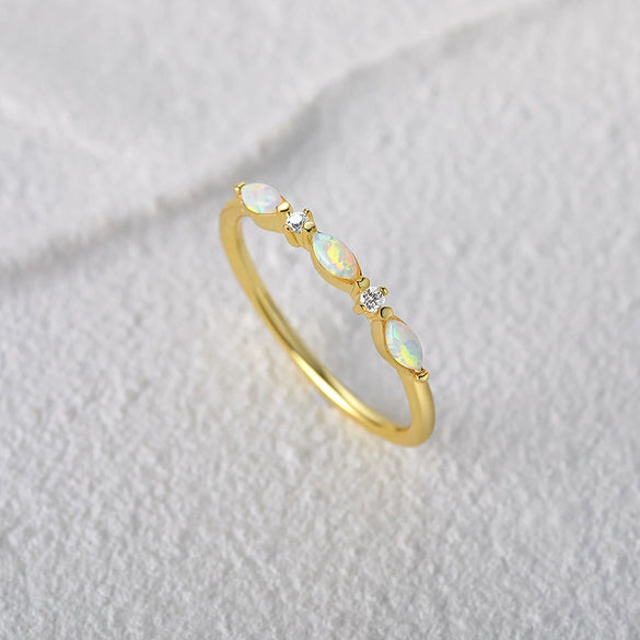 Wholesale Women's Simple Geometric S925 Sterling Silver Ring With Inlaid Zircon And Horse Eyeshaped Opal