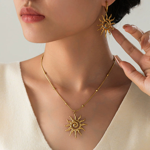 Wholesale Women's Simple Geometric Spiral Sun Pendant With Snake Bone Chain 18K Gold Electroplated Titanium Steel