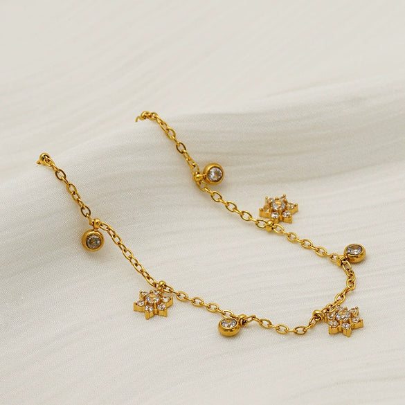 Wholesale Women's Simple Geometric Stainless Steel Electroplated And Colored Sixpointed Star Bracelet