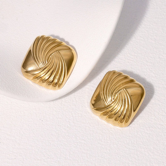 Wholesale Women's Simple Geometric Stainless Steel Electroplated Oval Shell Earrings