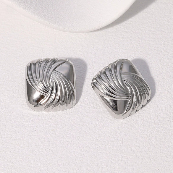 Wholesale Women's Simple Geometric Stainless Steel Electroplated Oval Shell Earrings