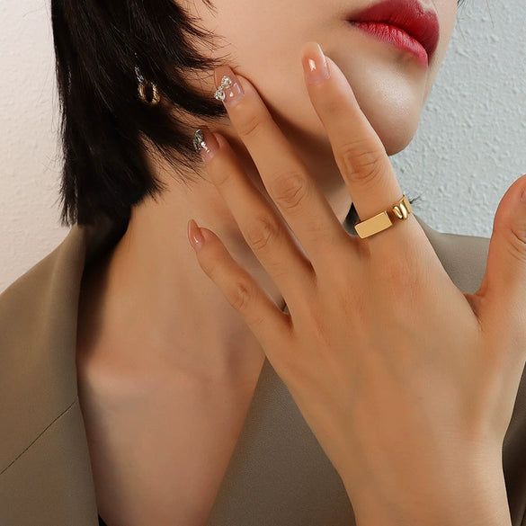 Wholesale Women's Simple Geometric Titanium Steel 18K Gold Electroplated Open Ring Without Fading