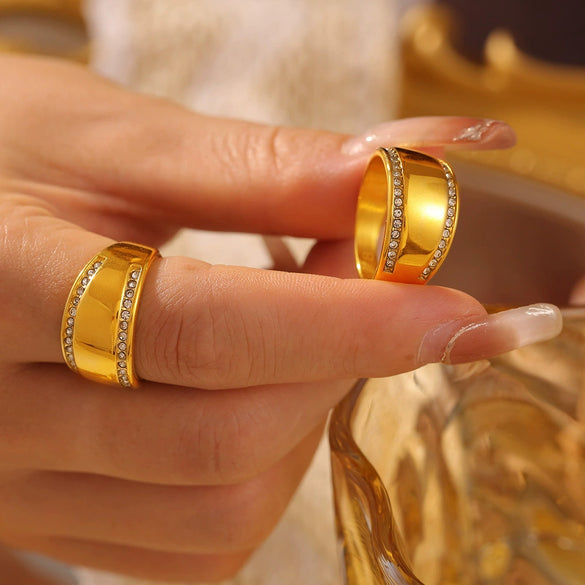 Wholesale Women's Simple Geometric Titanium Steel 18K Gold Plated Diamond Ring Hand Jewelry