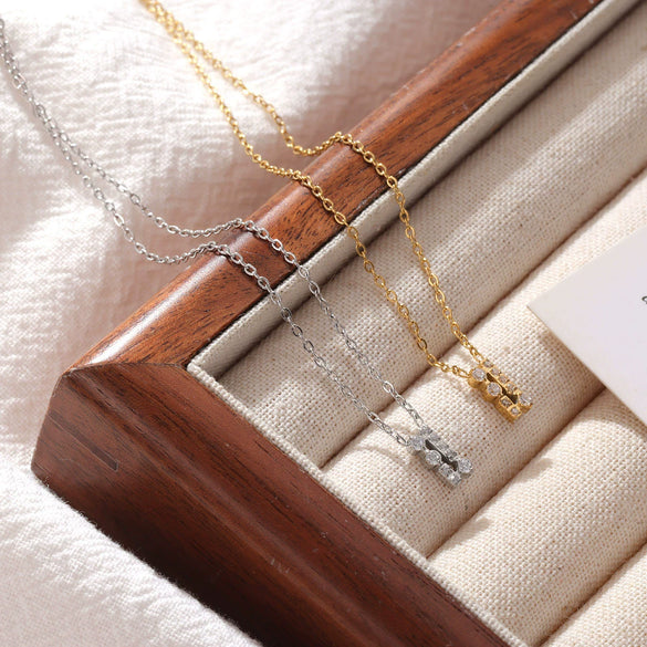 Wholesale Women's Simple Geometric Titanium Steel Square Pendant Necklace With 16K Gold Electroplated And Zircon Inlaid O Word Chain
