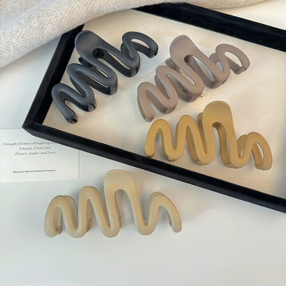 Wholesale Women's Simple Geometric Wave Shark Clip Hair Grip