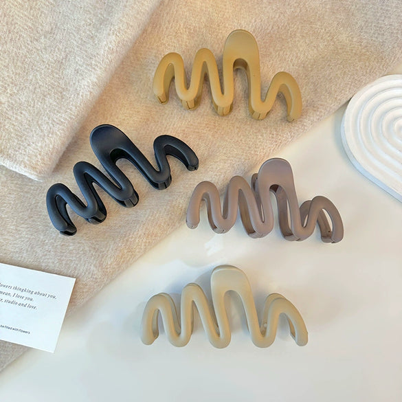Wholesale Women's Simple Geometric Wave Shark Clip Hair Grip