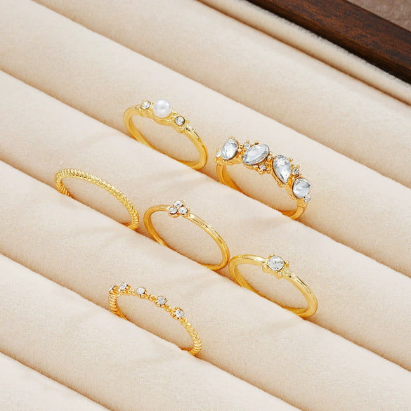 Wholesale Women's Simple Geometric Zinc Alloy Electroplated Diamondencrusted Pearl Multijoint Ring Set