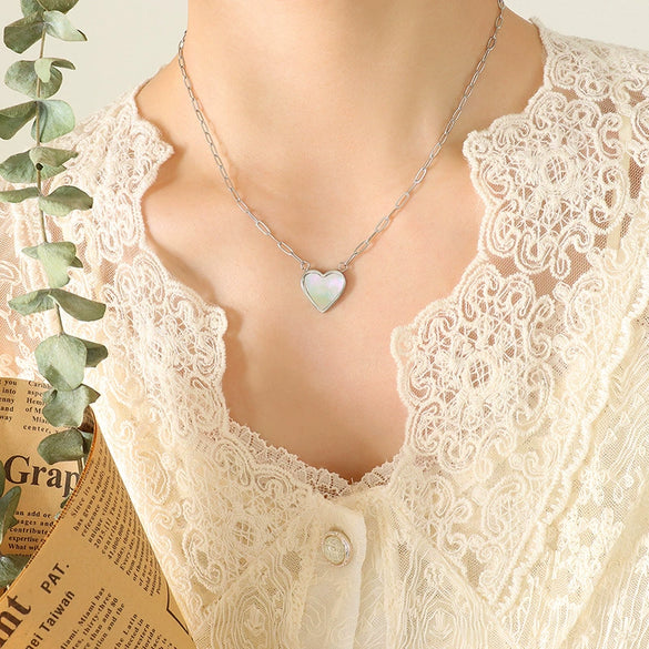 Wholesale Women's Simple Heart White Seashell Pendant Titanium Steel 18K Gold Plated Cross Chain Necklace