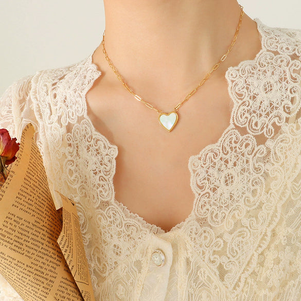 Wholesale Women's Simple Heart White Seashell Pendant Titanium Steel 18K Gold Plated Cross Chain Necklace
