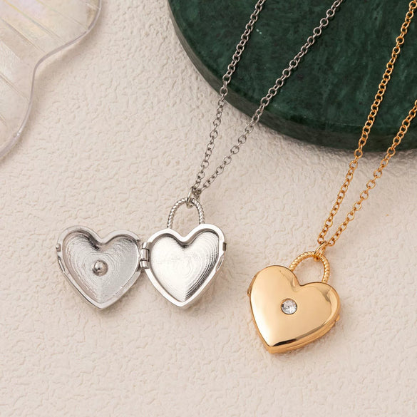 Wholesale Women's Simple Heartshaped Copper Necklace With Microinlaid Zircon And Electroplating