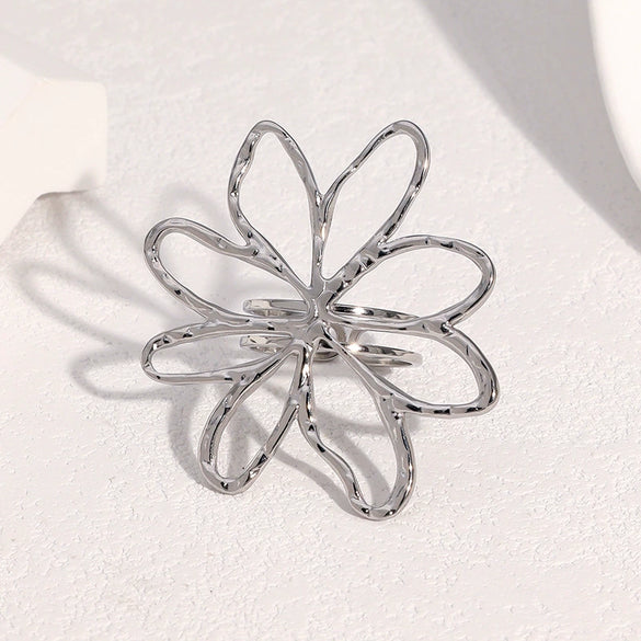 Wholesale Women's Simple Hollow Flower Electroplated Stainless Steel Ring Hand Jewelry