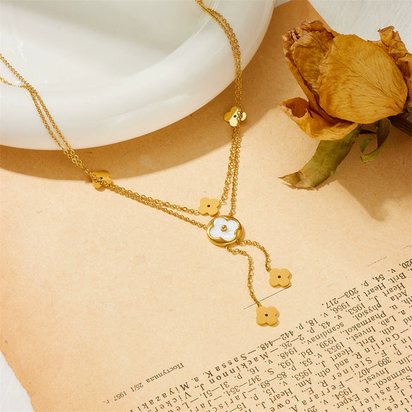Wholesale Women's Simple Light Luxury Ins Style Doublelayer Clavicle Chain In Titanium Steel With Geometric Pattern