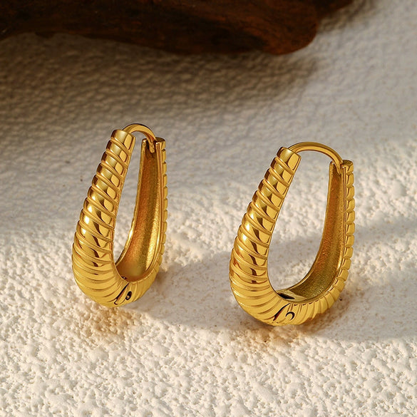 Wholesale Women's Simple Minimalist Electroplated Stainless Steel Hollow Pearl Earrings