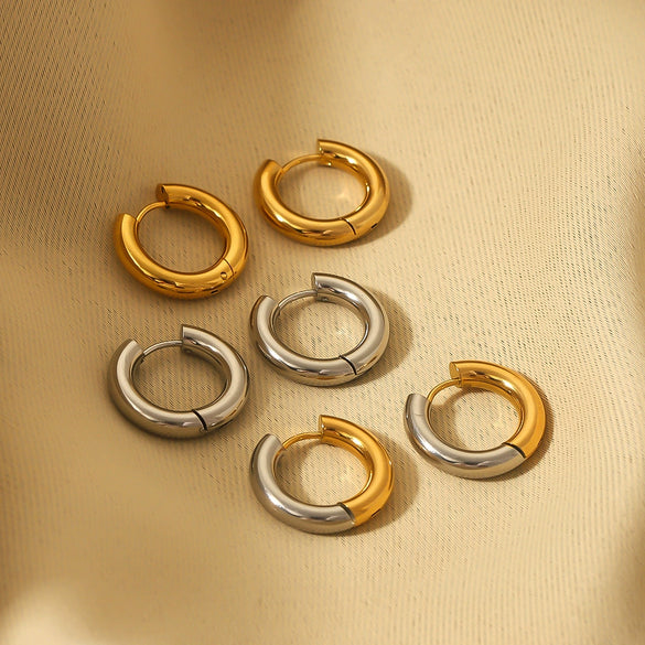 Wholesale Women's Simple Plain Hoop Earrings Stainless Steel With 18K Gold Vacuum Plating In Furnace Geometric Style