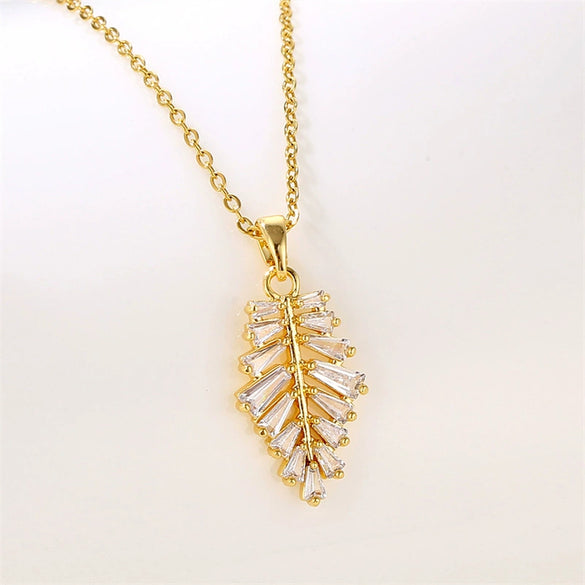 Wholesale Women's Simple Stainless Steel Leaf Pendant Necklace With Mixed Gem Inlay And Electroplating Flower Pattern