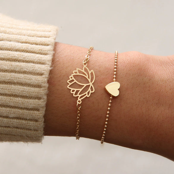 Wholesale Women's Simple Stylish Cut Out Heart Bracelet 2 Piece Set Alloy Electroplated