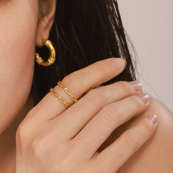 Wholesale Women's Simple Thin Plain Hollow Stackable Tail Ring Titanium Steel With Geometric Pattern And Electroplating