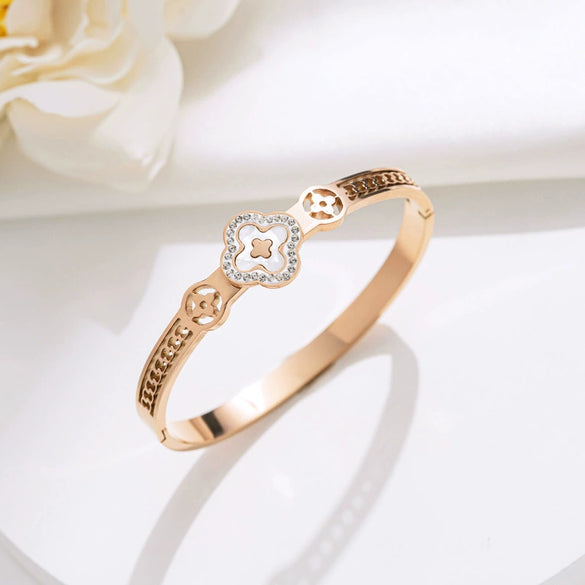 Wholesale Women's Simple Titanium Steel Shell Acrylic Bracelet With Fourleaf Clover Pattern Inlaid With 18K Rose Gold