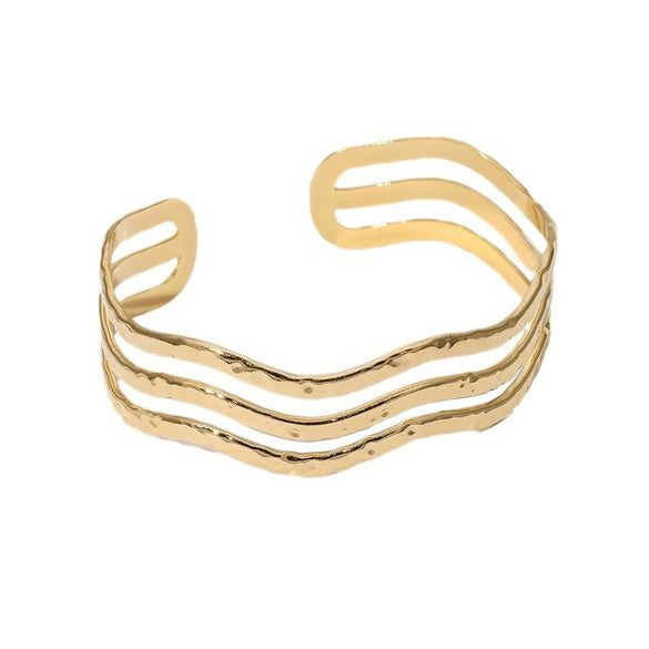 Wholesale Women's Simple Wavy Stainless Steel Bracelet With 18K Gold Plated Electroplating In Geometric Style