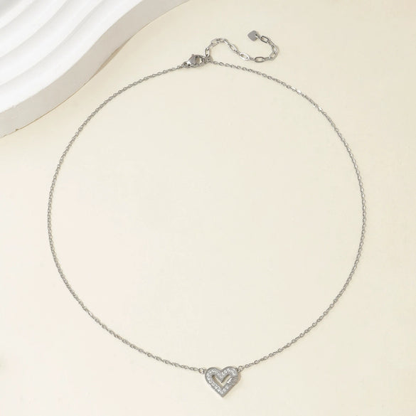 Wholesale Women's Small Fragrance Style Titanium Steel Electroplated Heart Shape Pendant Clavicle Chain