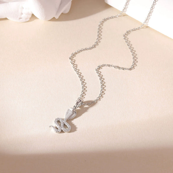 Wholesale Women's Snake Geometric Pendant Necklace Electroplated Titanium Steel Jewelry