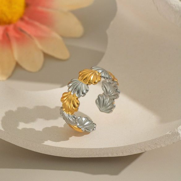 Wholesale Women's Splicing Gold And Silver Color Matching Geometric Stainless Steel Rings With Electroplating Design