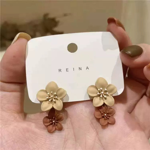 Wholesale Women's Spray Paint Flower Alloy Earrings
