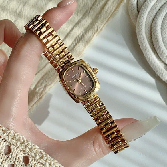 Wholesale Women's Square Quartz Watch With Alloy Case And Stainless Steel Strap And Buckle Exquisite Retro Medieval Style