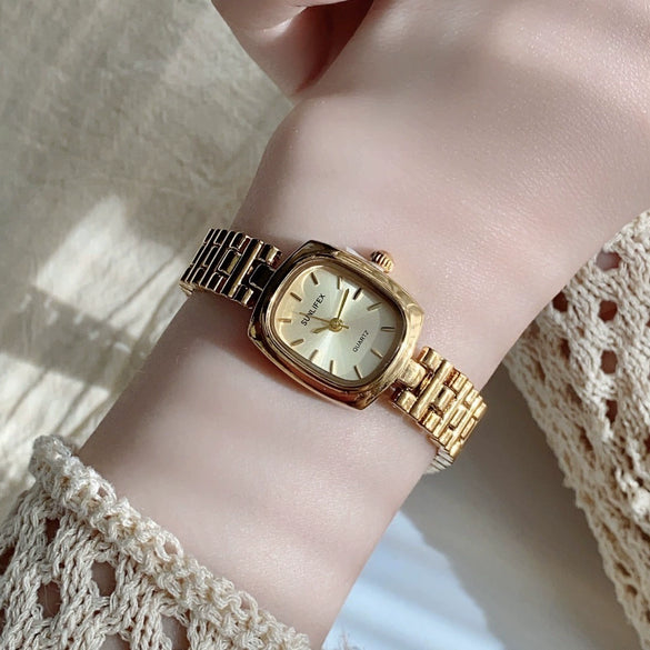 Wholesale Women's Square Quartz Watch With Alloy Case And Stainless Steel Strap And Buckle Exquisite Retro Medieval Style