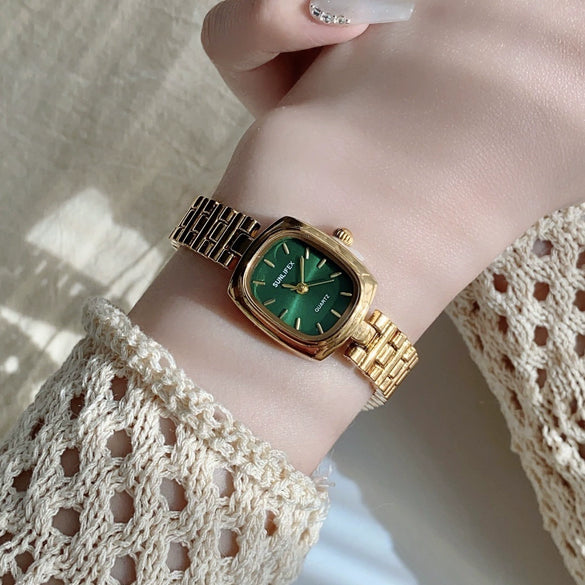 Wholesale Women's Square Quartz Watch With Alloy Case And Stainless Steel Strap And Buckle Exquisite Retro Medieval Style