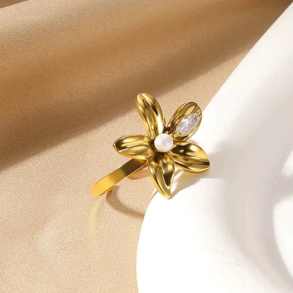 Wholesale Women's Stainless Steel And Imitation Pearl Ring With Bow And Heart Shape Electroplated Design