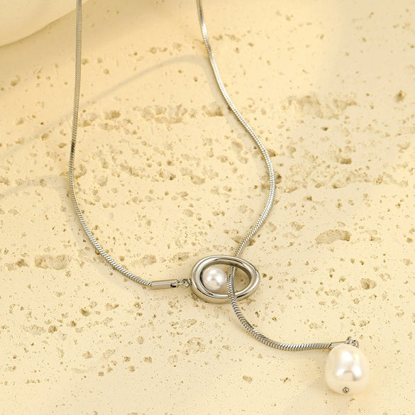 Wholesale Women's Stainless Steel And 18K Fashion Retro Necklace With Electroplating Treatment