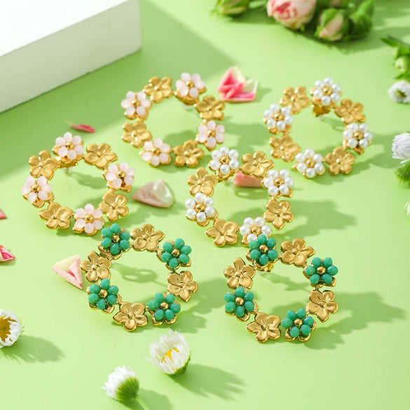 Wholesale Women's Stainless Steel And Pearl Flower Earrings With Electroplating Design