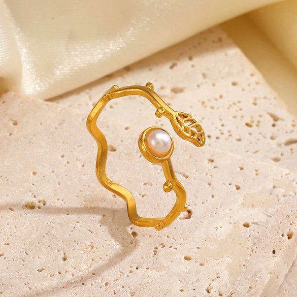 Wholesale Women's Stainless Steel And Pearl Leaf Ring With Electroplating And Retro Style