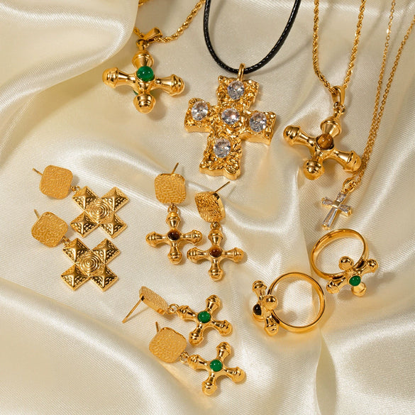Wholesale Women's Stainless Steel And Titanium Steel Cross Pendant Necklace With Geometric Pattern And 18K Gold Plated Electroplating