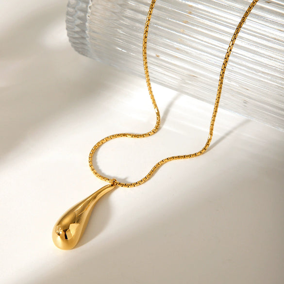 Wholesale Women's Stainless Steel And Titanium Steel Drop Shape Hollow Pendant Necklace With Electroplating