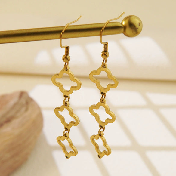 Wholesale Women's Stainless Steel And Titanium Steel Electroplated 18K Real Gold Fourleaf Clover And Flower Earrings
