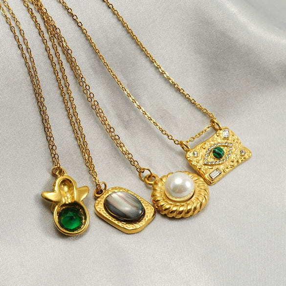 Wholesale Women's Stainless Steel And Titanium Steel Geometric Fashion Goldplated Necklace With Cross Chain