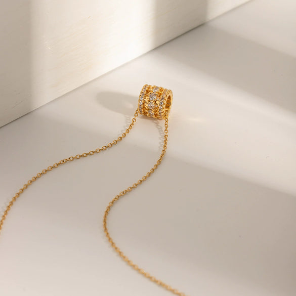 Wholesale Women's Stainless Steel And Titanium Steel Geometric Pendant Necklace With Zircon Inlaid And Electroplated