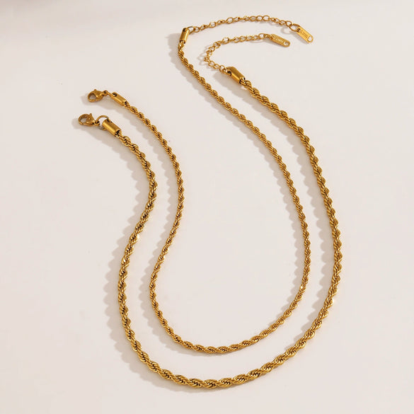 Wholesale Women's Stainless Steel And Titanium Steel Geometric Twist Necklace With Electroplating