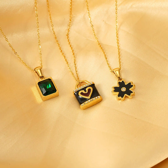 Wholesale Women's Stainless Steel And Titanium Steel Heart Pattern Electroplated Cross Chain Necklace