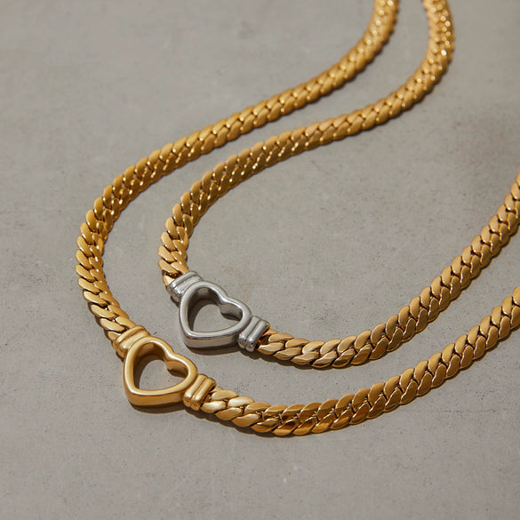 Wholesale Women's Stainless Steel And Titanium Steel Heart Shape Cut Out Electroplated Pendant Necklace With Regular Chain